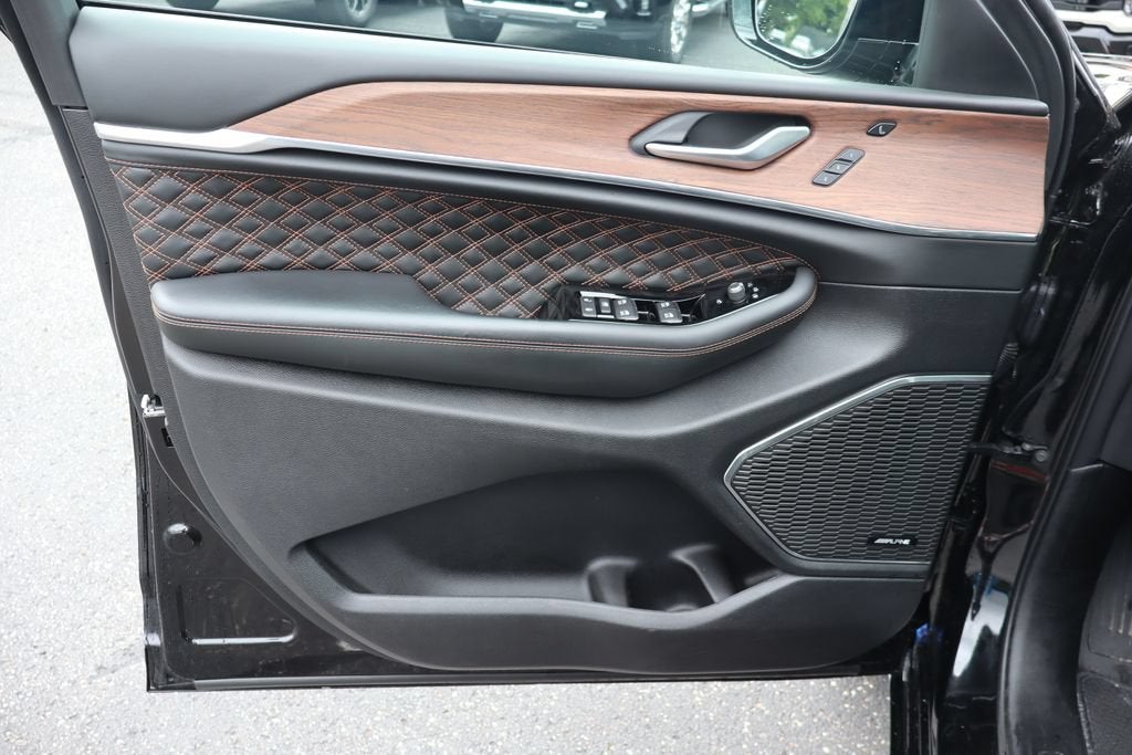 2024 Jeep Grand Cherokee Summit