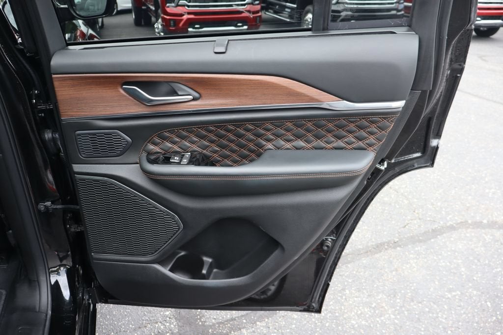 2024 Jeep Grand Cherokee Summit