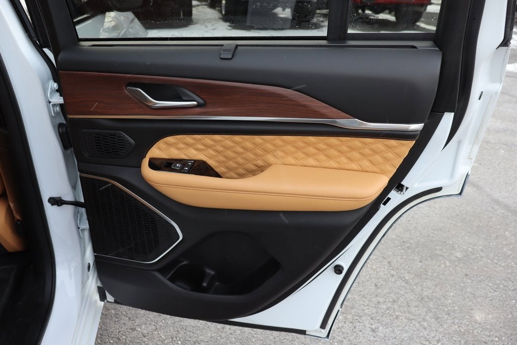 2025 Jeep Grand Cherokee Summit