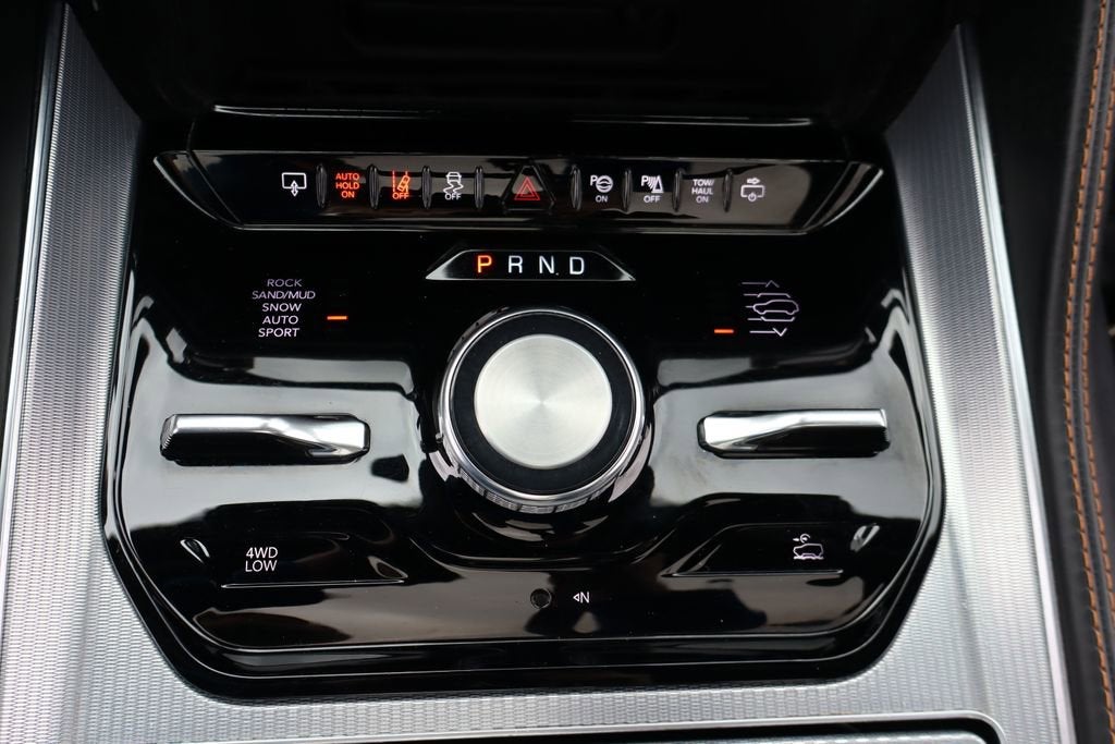 2022 Jeep Grand Wagoneer Series III