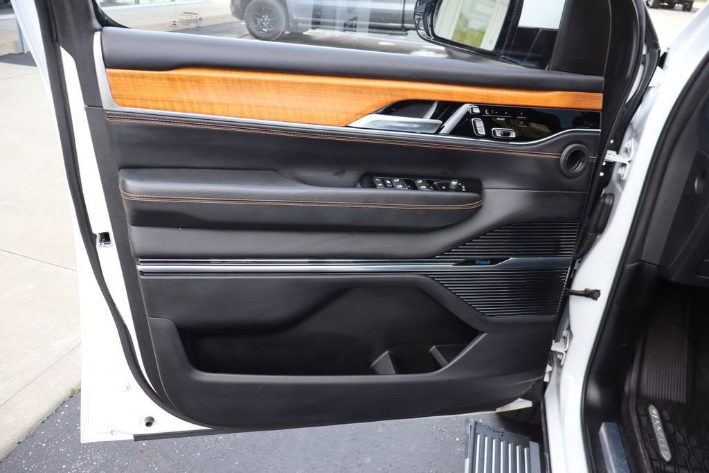 2022 Jeep Grand Wagoneer Series III