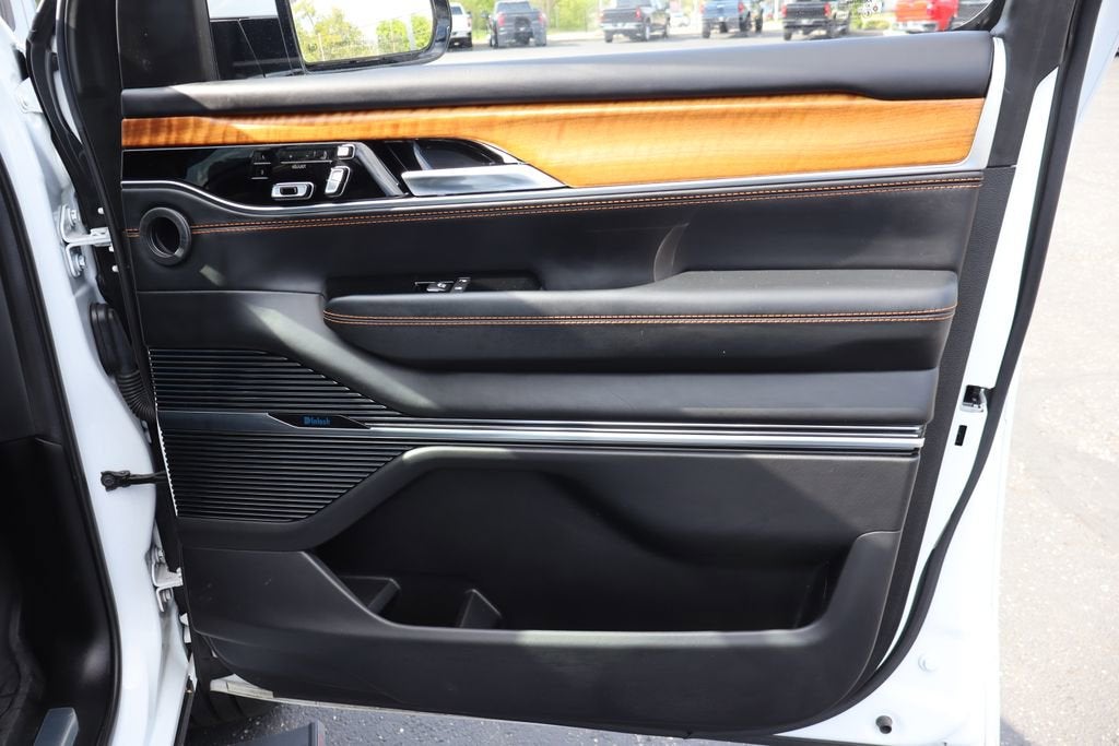 2022 Jeep Grand Wagoneer Series III