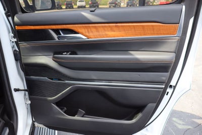2022 Jeep Grand Wagoneer Series III