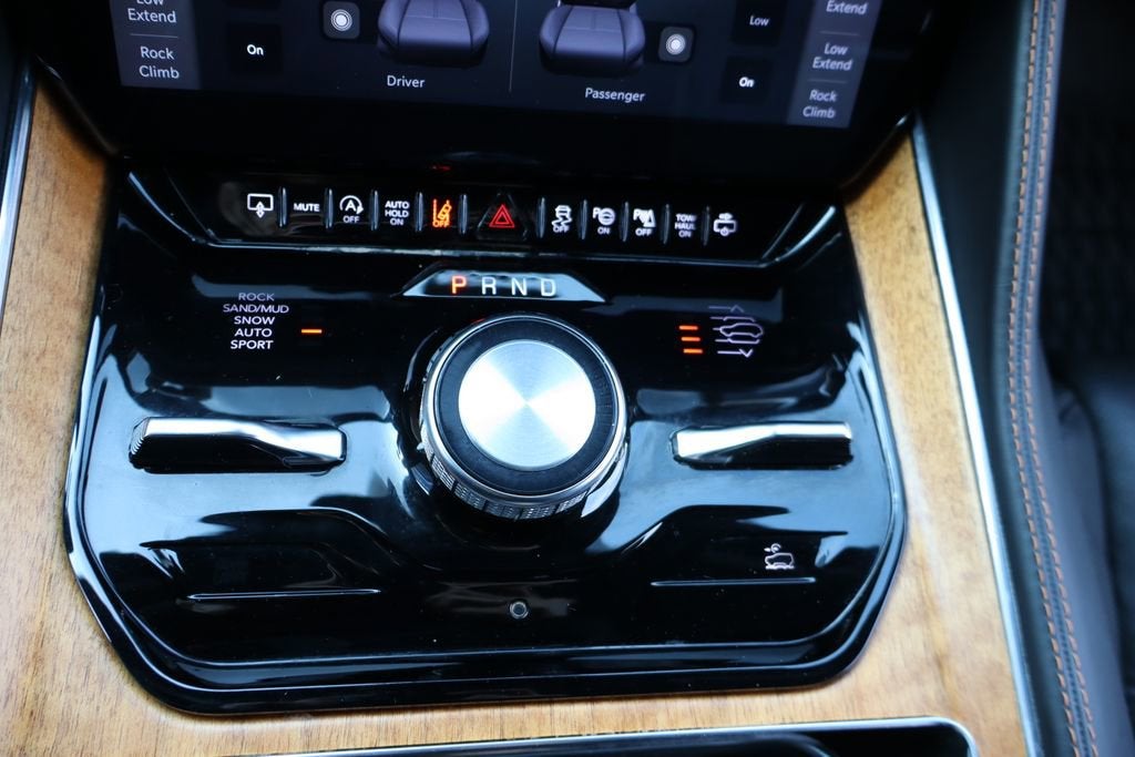 2022 Jeep Grand Wagoneer Series III