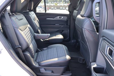 2025 Ford Explorer Base