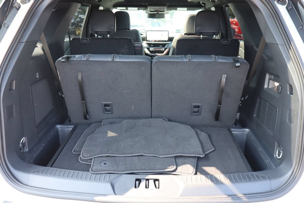 2025 Ford Explorer Base