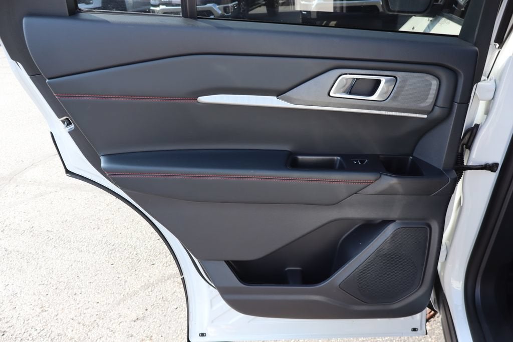 2025 Ford Explorer Base