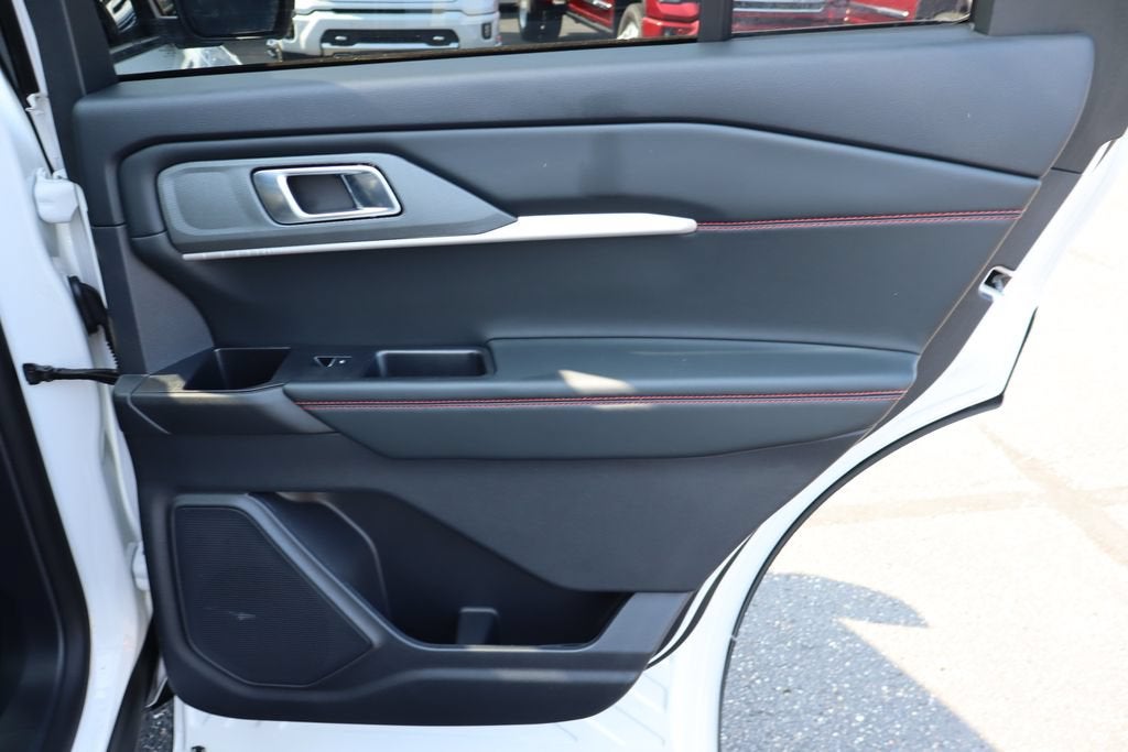 2025 Ford Explorer Base