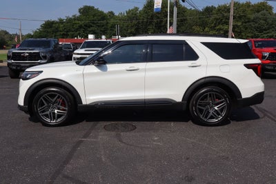 2025 Ford Explorer Base