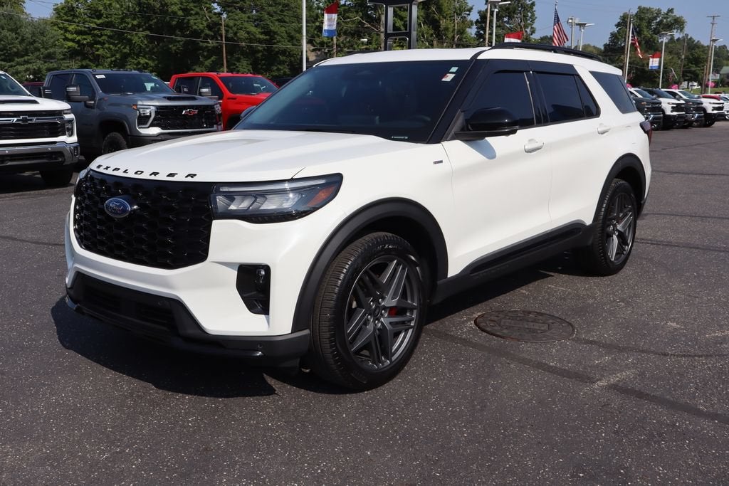 2025 Ford Explorer Base