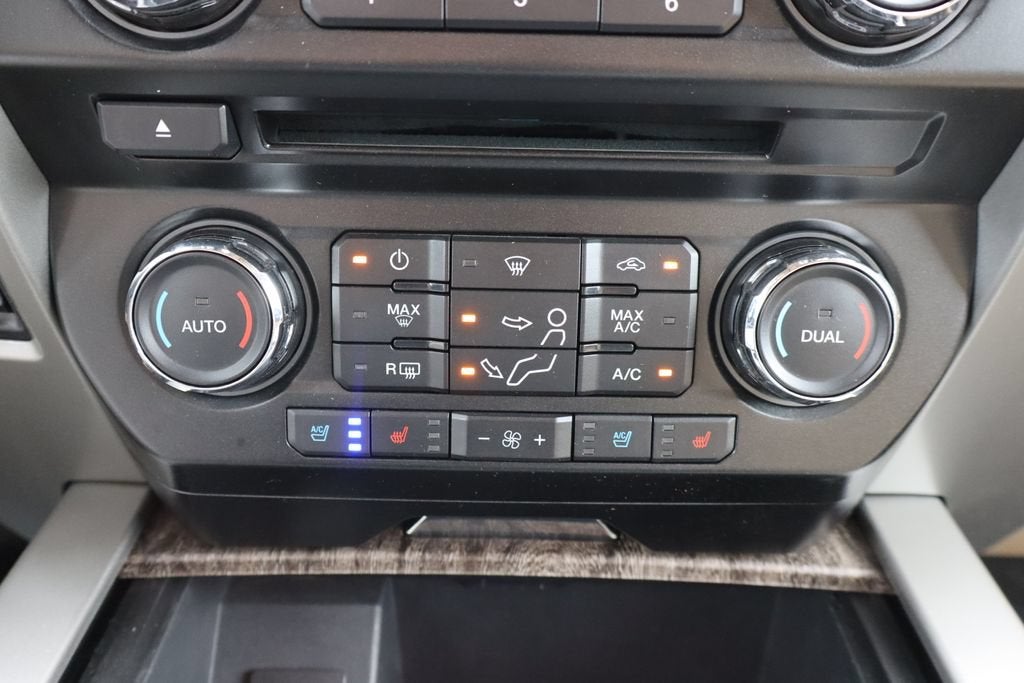 2017 Ford Super Duty F-350 SRW Lariat