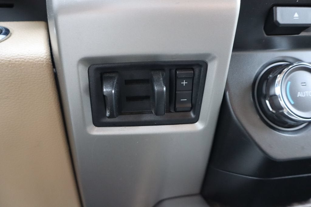 2017 Ford Super Duty F-350 SRW Lariat