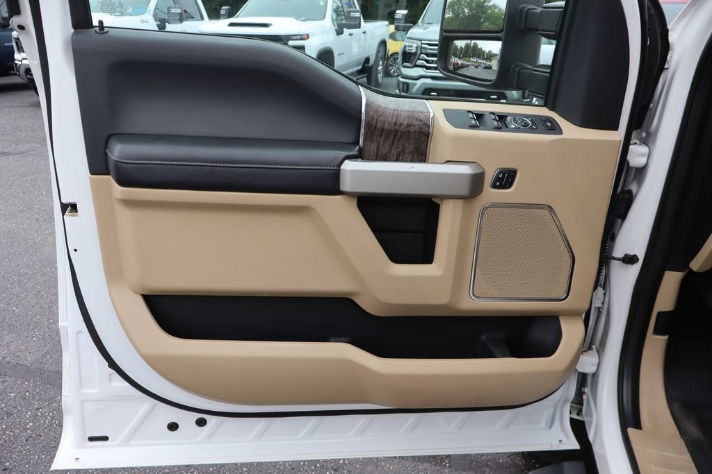 2017 Ford Super Duty F-350 SRW Lariat