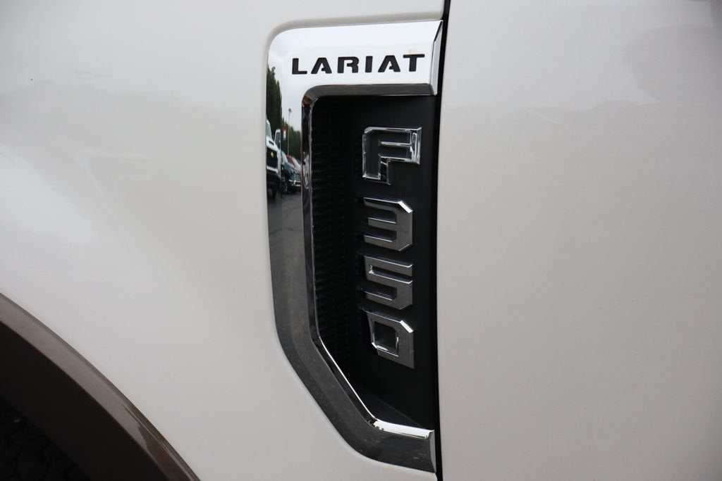 2017 Ford Super Duty F-350 SRW Lariat