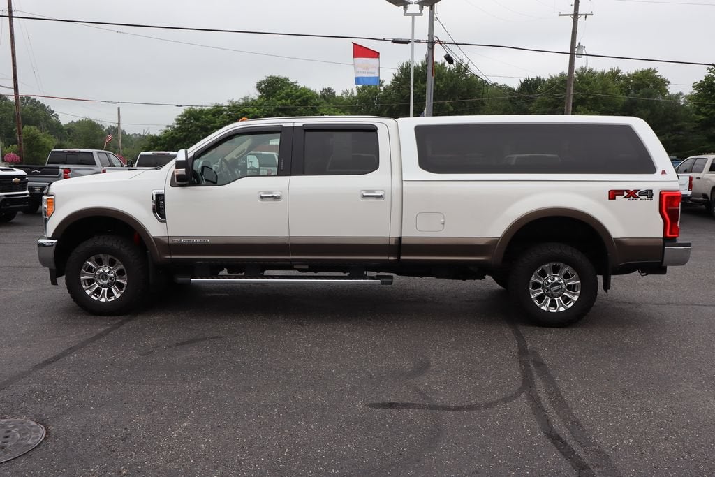 2017 Ford Super Duty F-350 SRW Lariat