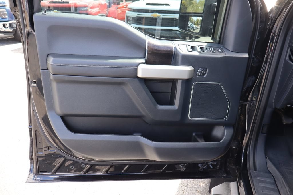 2022 Ford Super Duty F-350 DRW Lariat