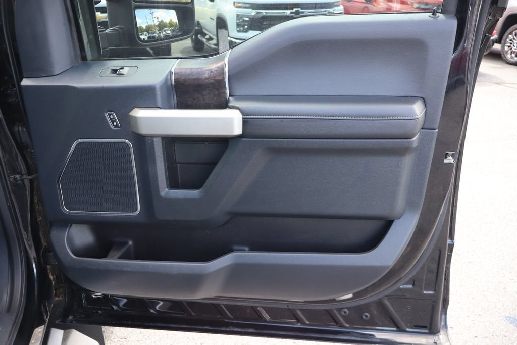 2022 Ford Super Duty F-350 DRW Lariat