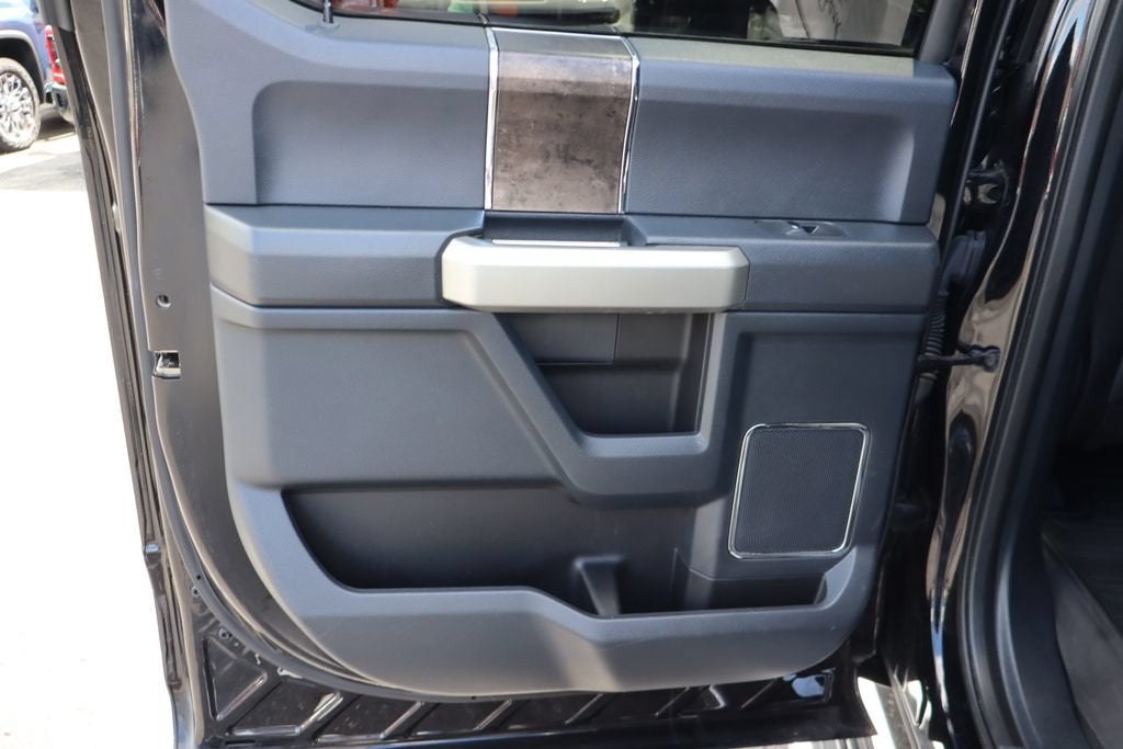2022 Ford Super Duty F-350 DRW Lariat
