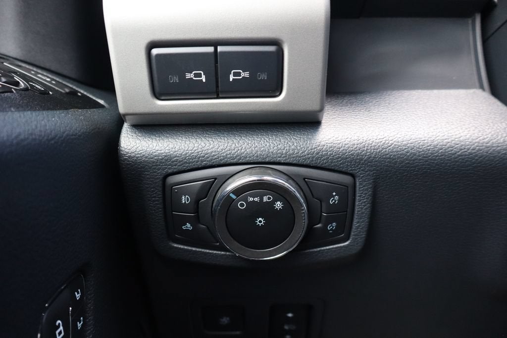 2022 Ford Super Duty F-350 DRW Lariat