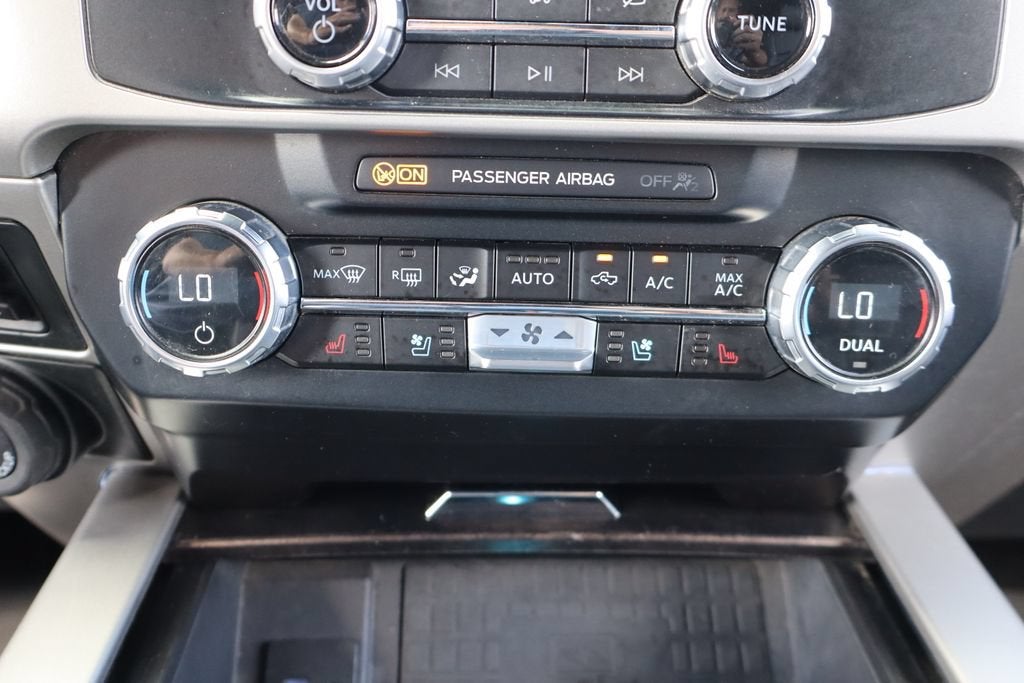2022 Ford Super Duty F-350 DRW Lariat