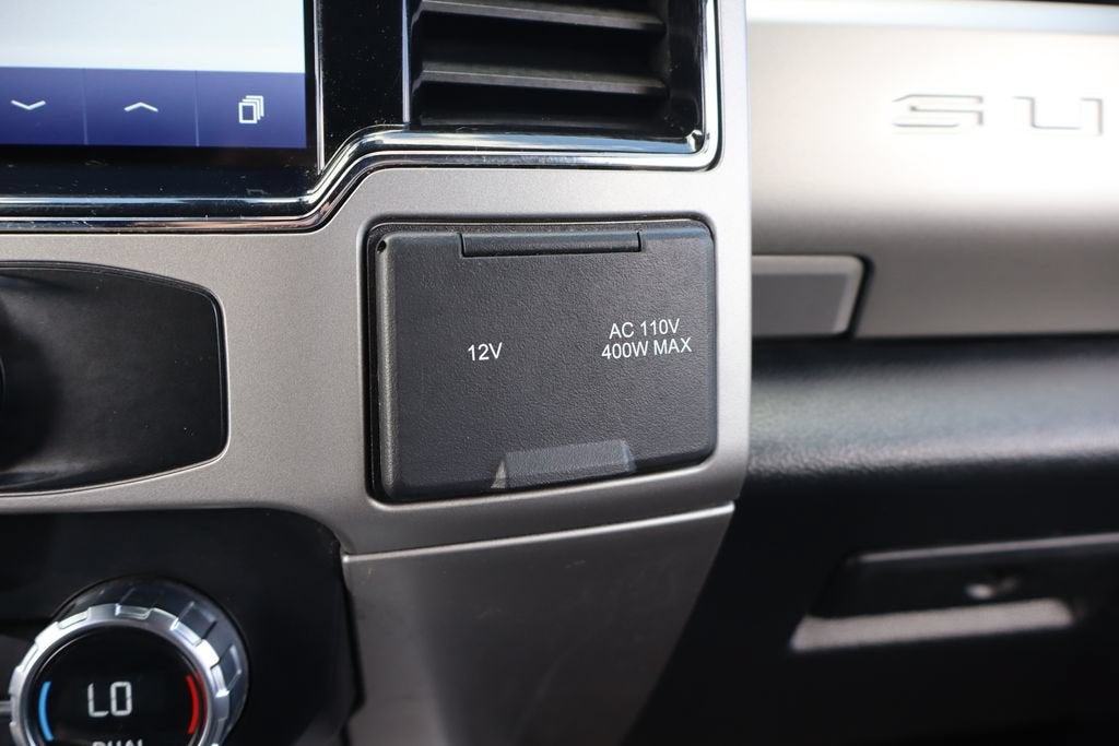 2022 Ford Super Duty F-350 DRW Lariat