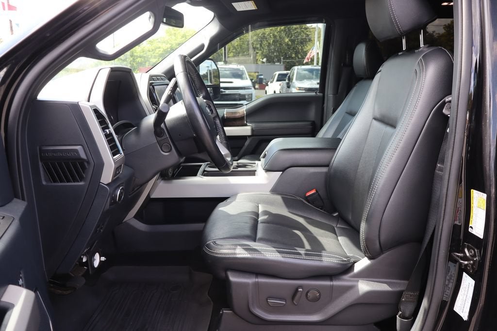 2022 Ford Super Duty F-350 DRW Lariat
