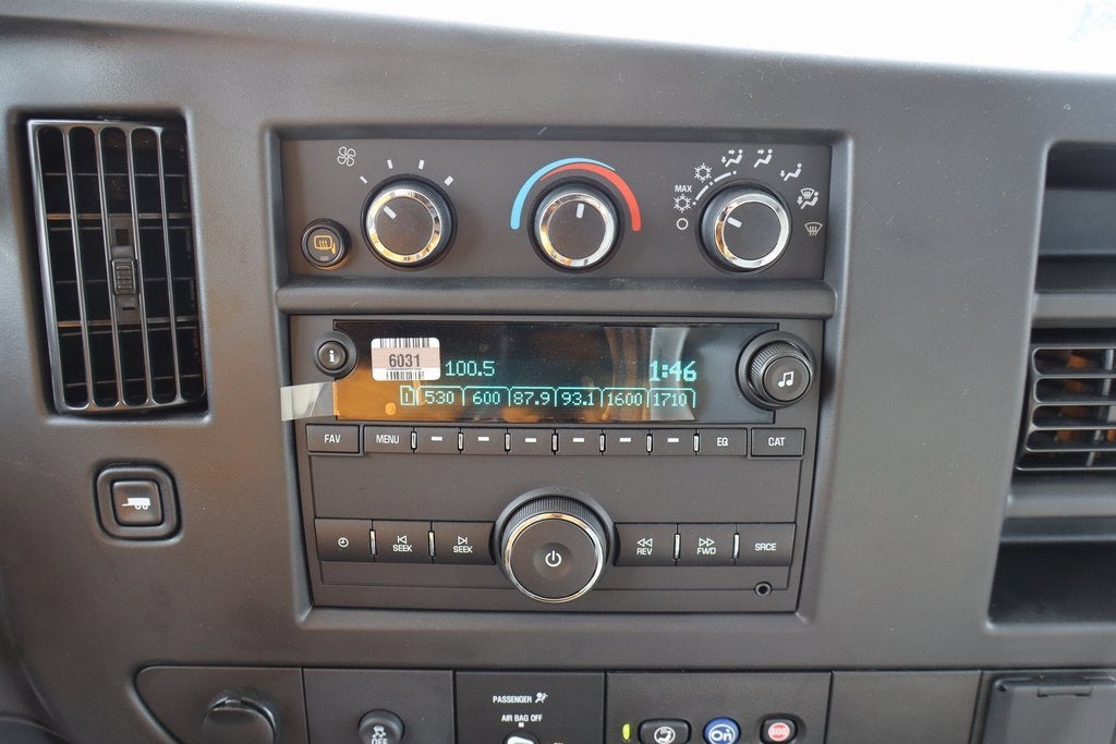 2025 Chevrolet Express Cutaway 3500 1WT