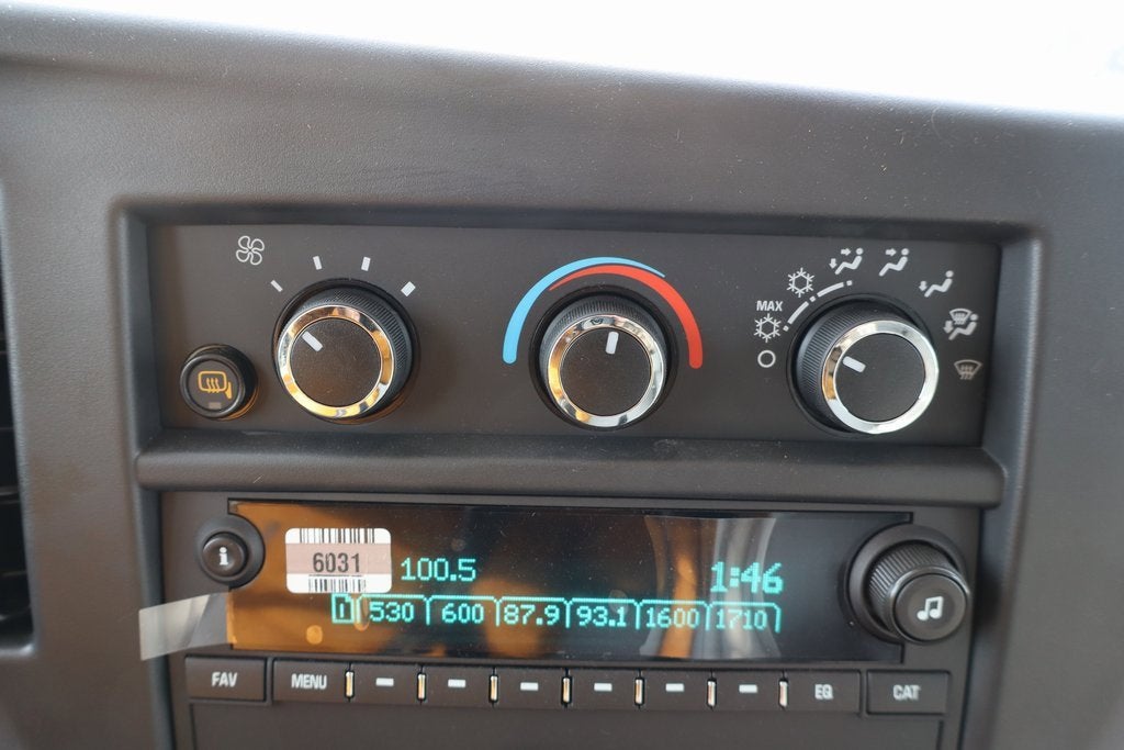 2025 Chevrolet Express Cutaway 3500 1WT