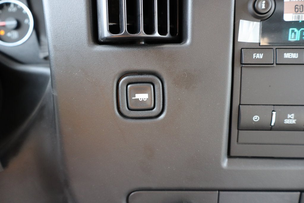 2025 Chevrolet Express Cutaway 3500 1WT