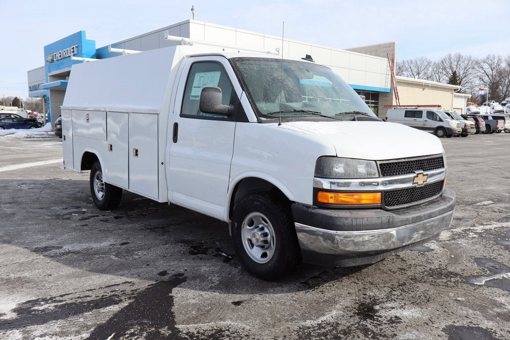 2025 Chevrolet Express Cutaway 3500 1WT
