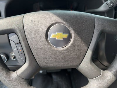2025 Chevrolet Express Cutaway 3500 1WT