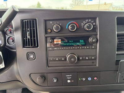 2025 Chevrolet Express Cutaway 3500 1WT