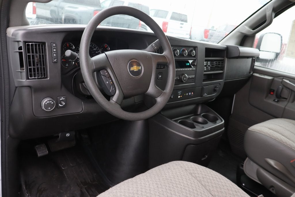 2025 Chevrolet Express Cutaway 3500 1WT