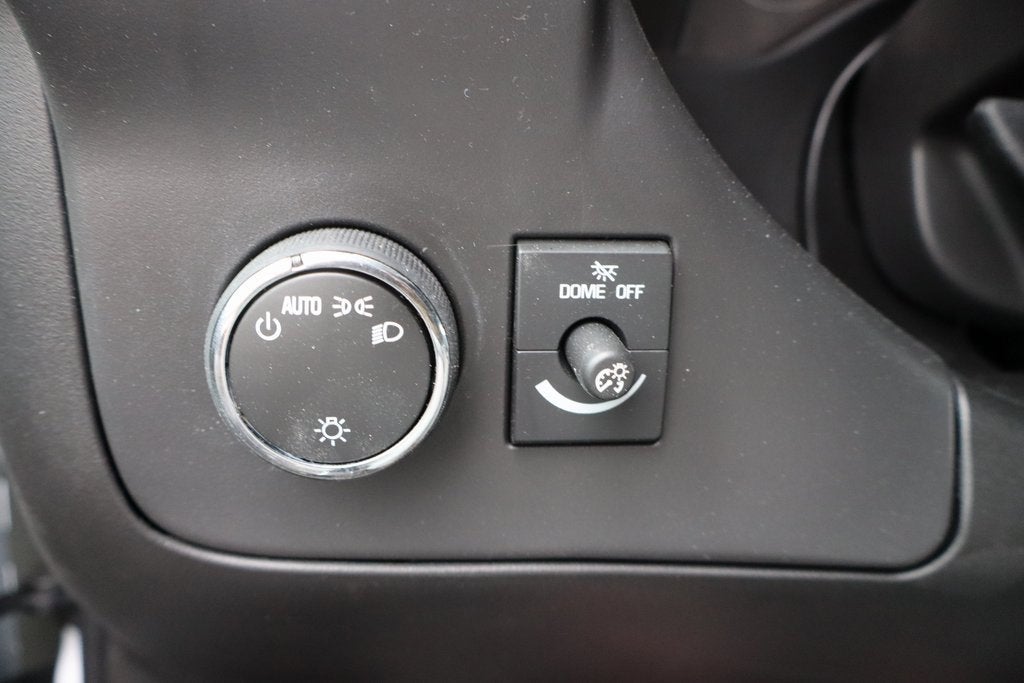 2025 Chevrolet Express Cutaway 3500 1WT