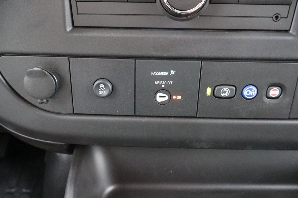 2025 Chevrolet Express Cutaway 3500 1WT