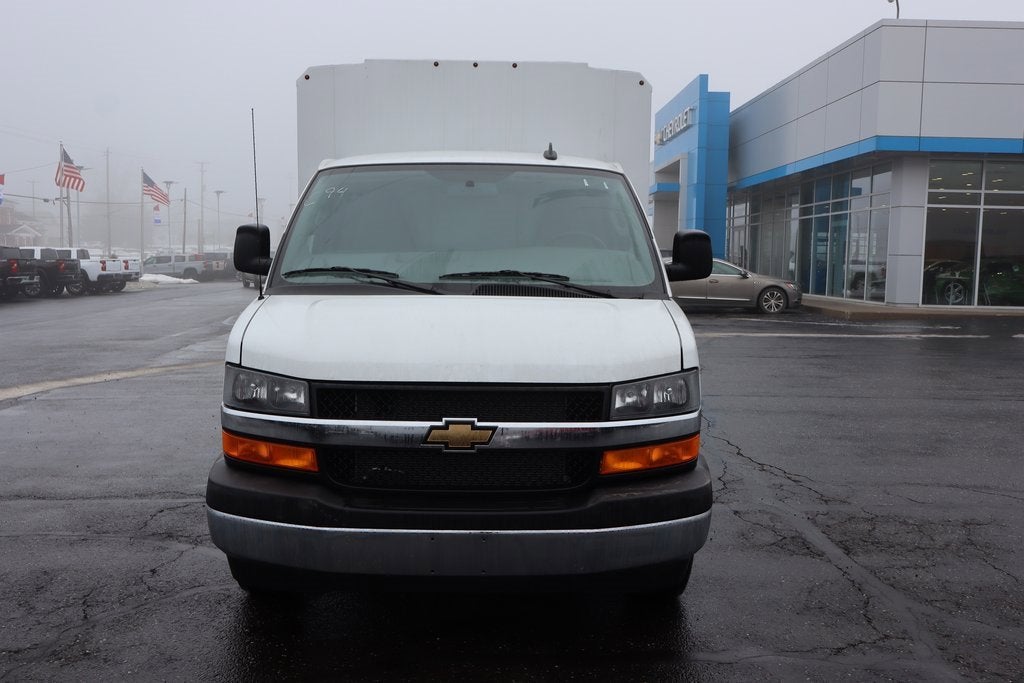 2025 Chevrolet Express Cutaway 3500 1WT