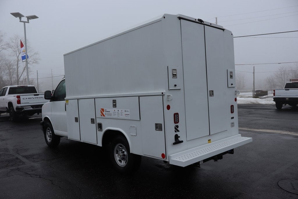 2025 Chevrolet Express Cutaway 3500 1WT