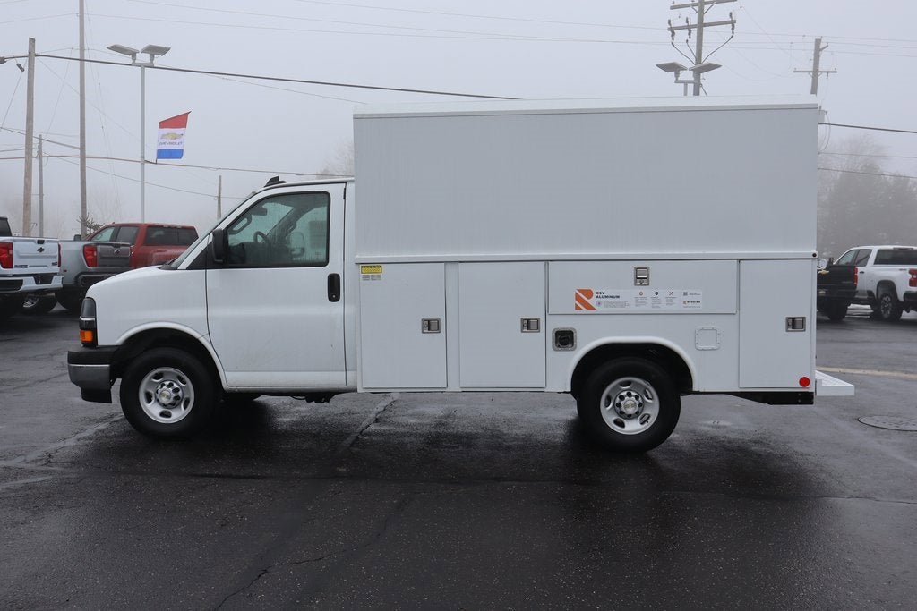 2025 Chevrolet Express Cutaway 3500 1WT