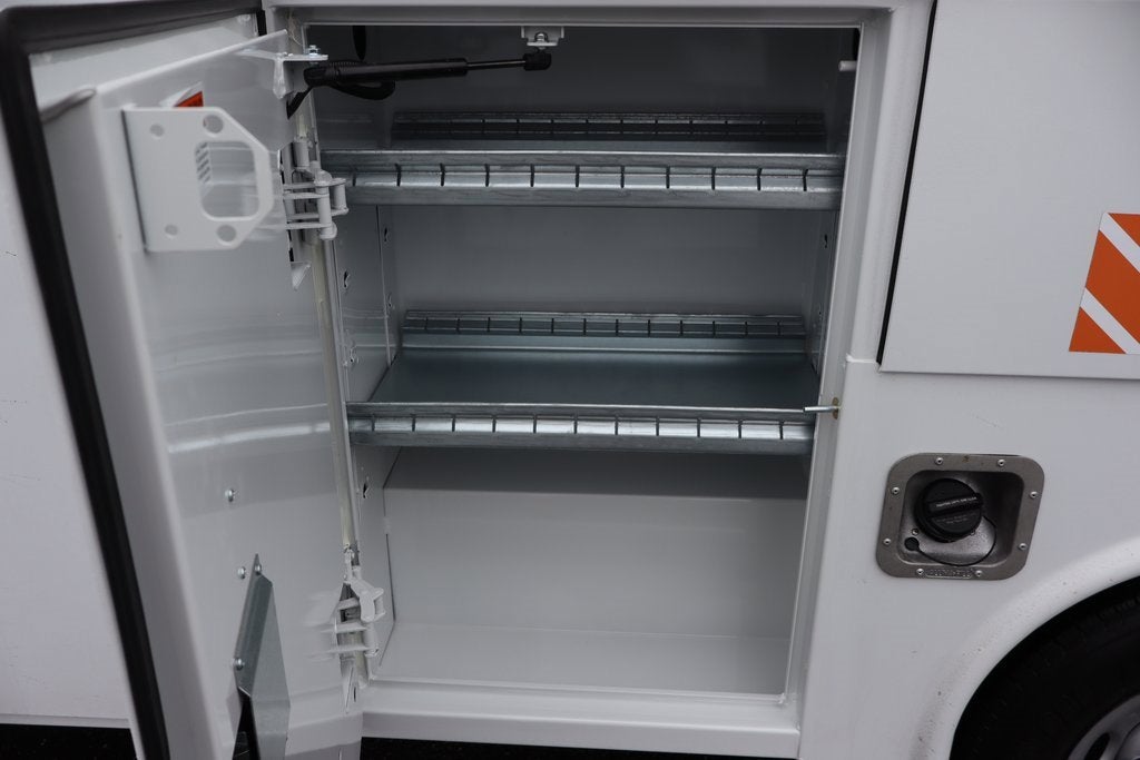 2025 Chevrolet Express Cutaway 3500 1WT