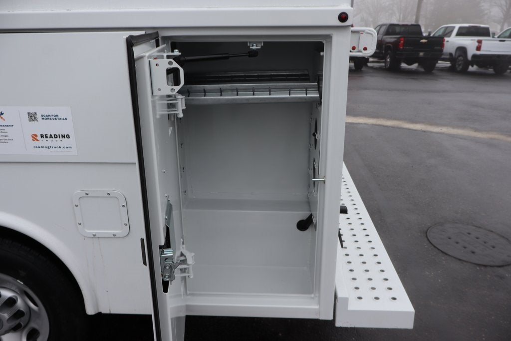 2025 Chevrolet Express Cutaway 3500 1WT