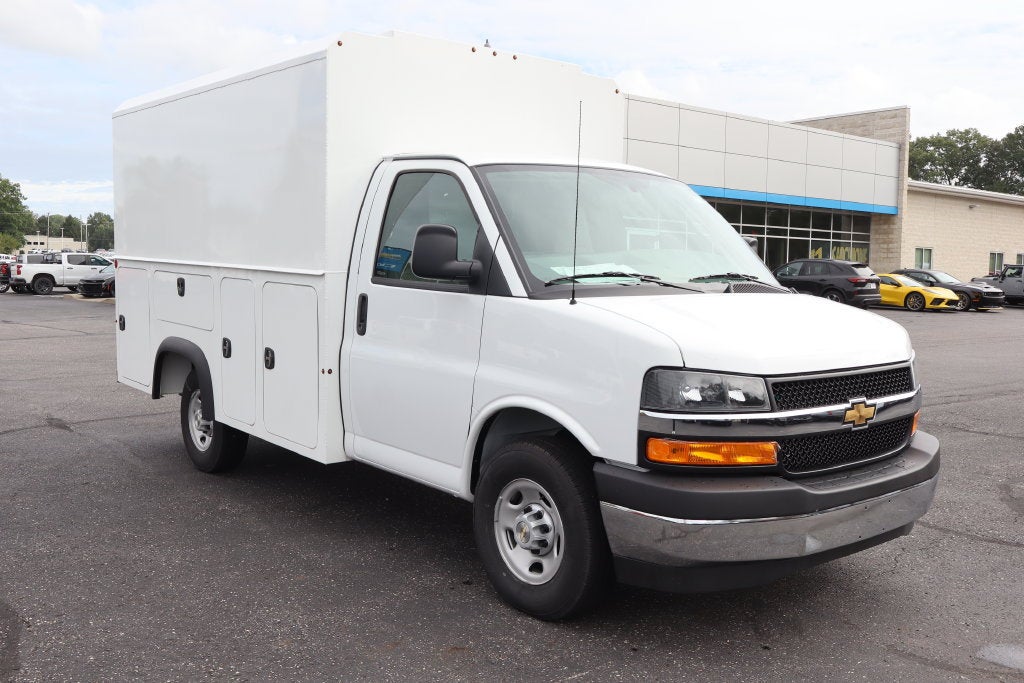 2026 Chevrolet Express Cutaway 3500 Work Van