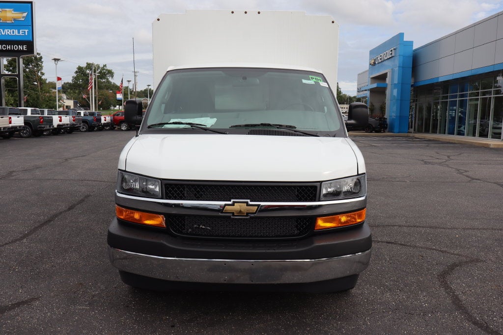 2026 Chevrolet Express Cutaway 3500 Work Van
