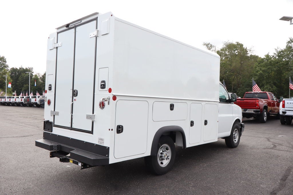 2026 Chevrolet Express Cutaway 3500 Work Van