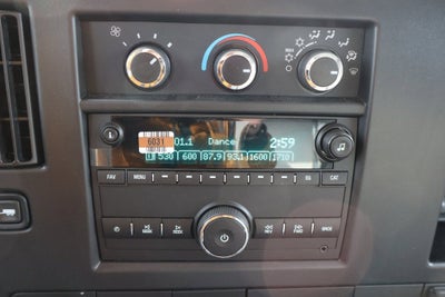 2025 Chevrolet Express Cutaway 3500 1WT