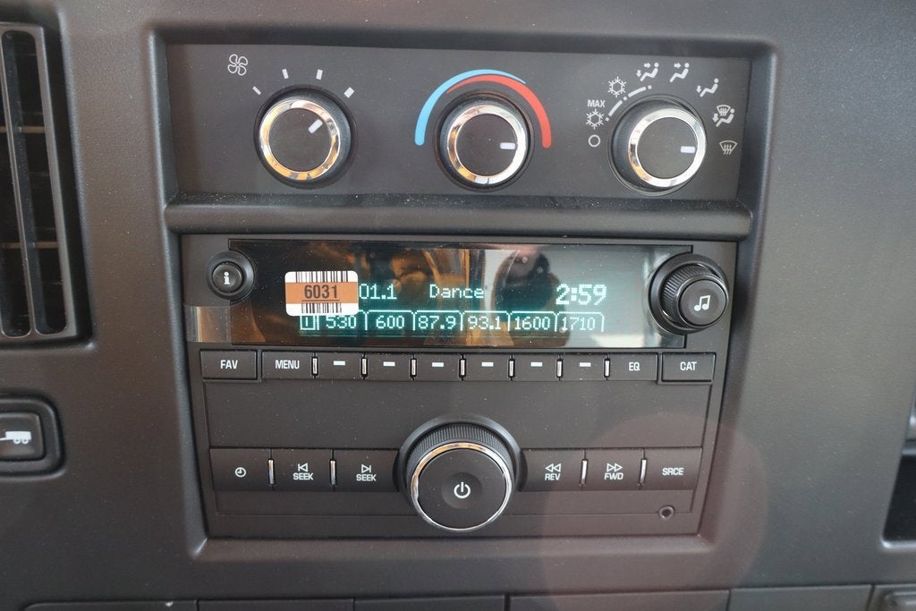 2025 Chevrolet Express Cutaway 3500 1WT