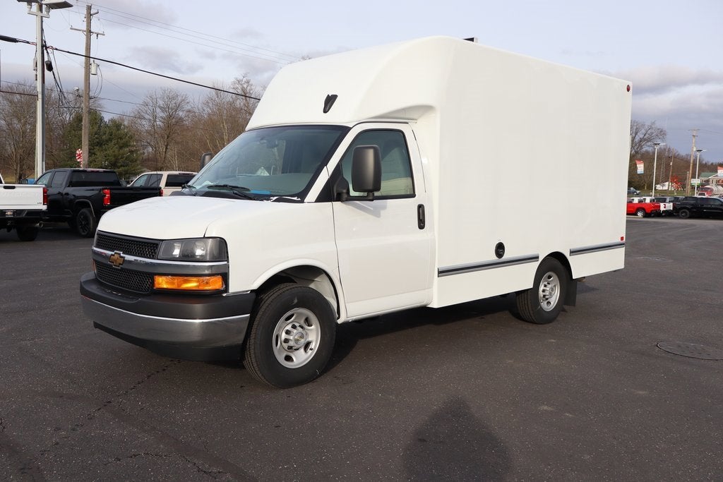 2025 Chevrolet Express Cutaway 3500 1WT