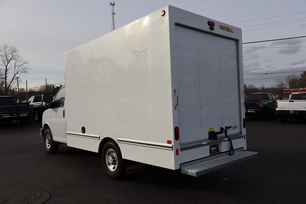 2025 Chevrolet Express Cutaway 3500 1WT