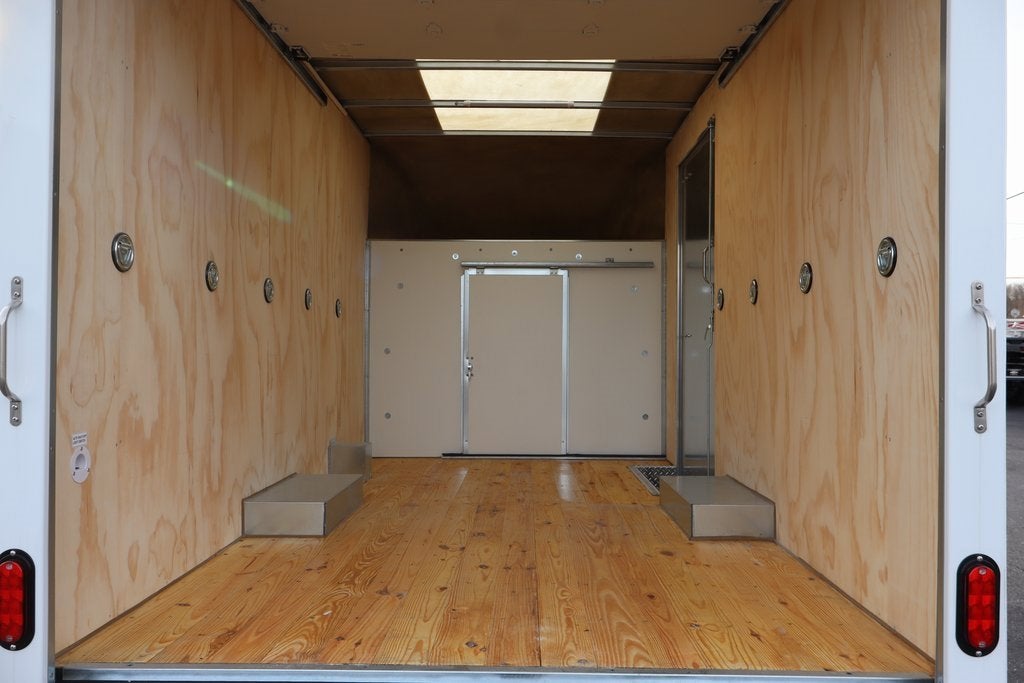 2025 Chevrolet Express Cutaway 3500 1WT