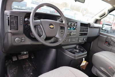 2025 Chevrolet Express Cutaway 3500 1WT