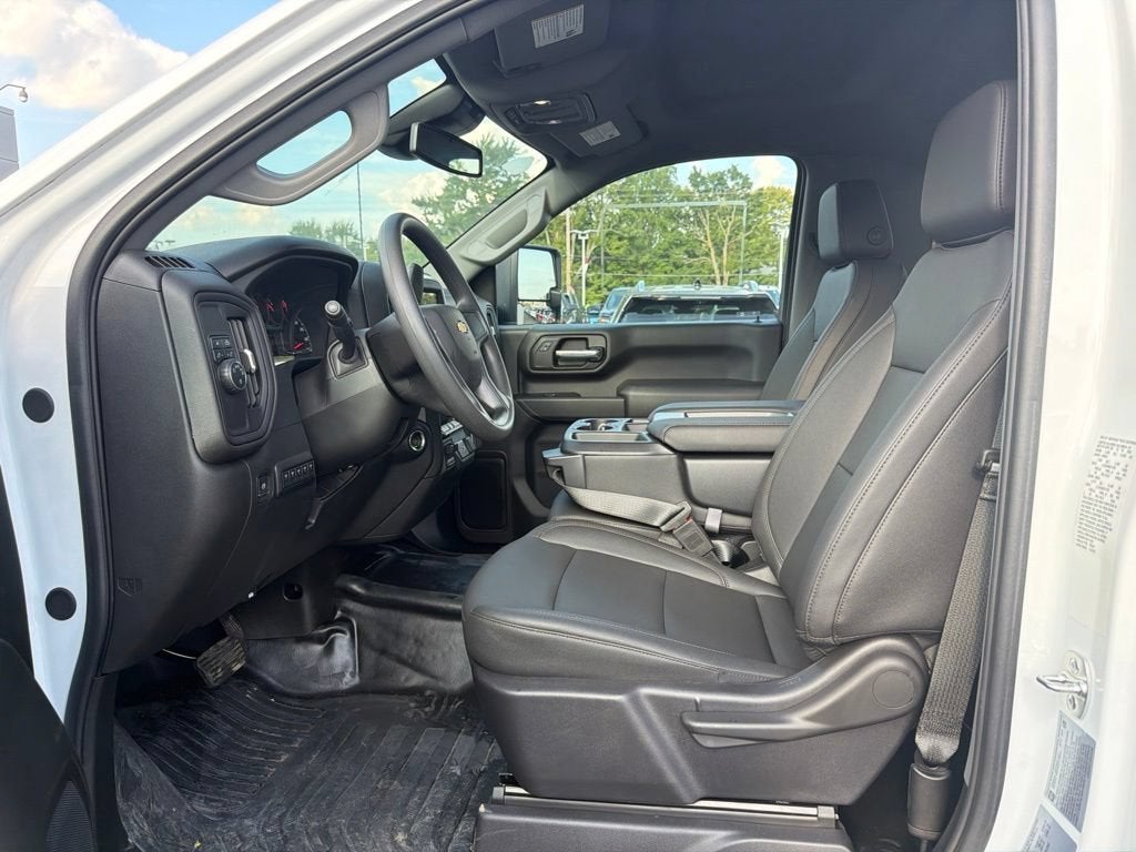 2025 Chevrolet Silverado 3500 HD Chassis Cab Work Truck